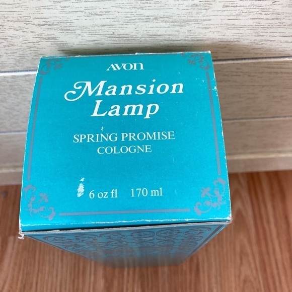 Vintage Avon “Mansion Lamp” Decanter Moonwind Cologne from 1976...empty/with box - Picture 3 of 4